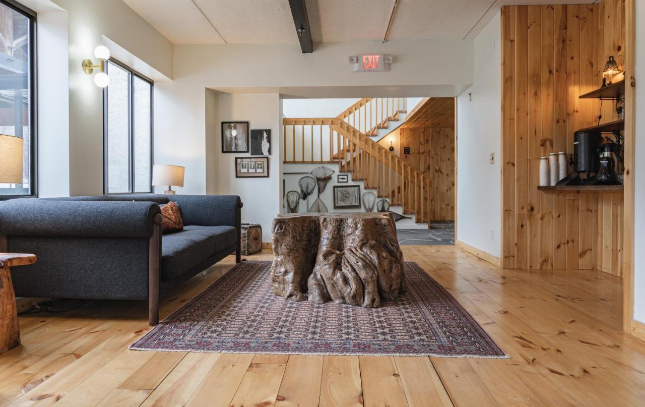 Lodge, A Bluebird By Lark 4* Hunter